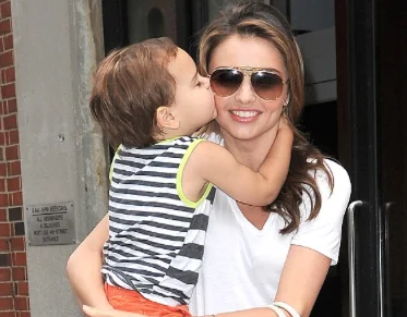 ミランダ・カー、息子がハッピーで子育てに絶賛！最新の映画ニュースならMOVIE WALKER PRESS