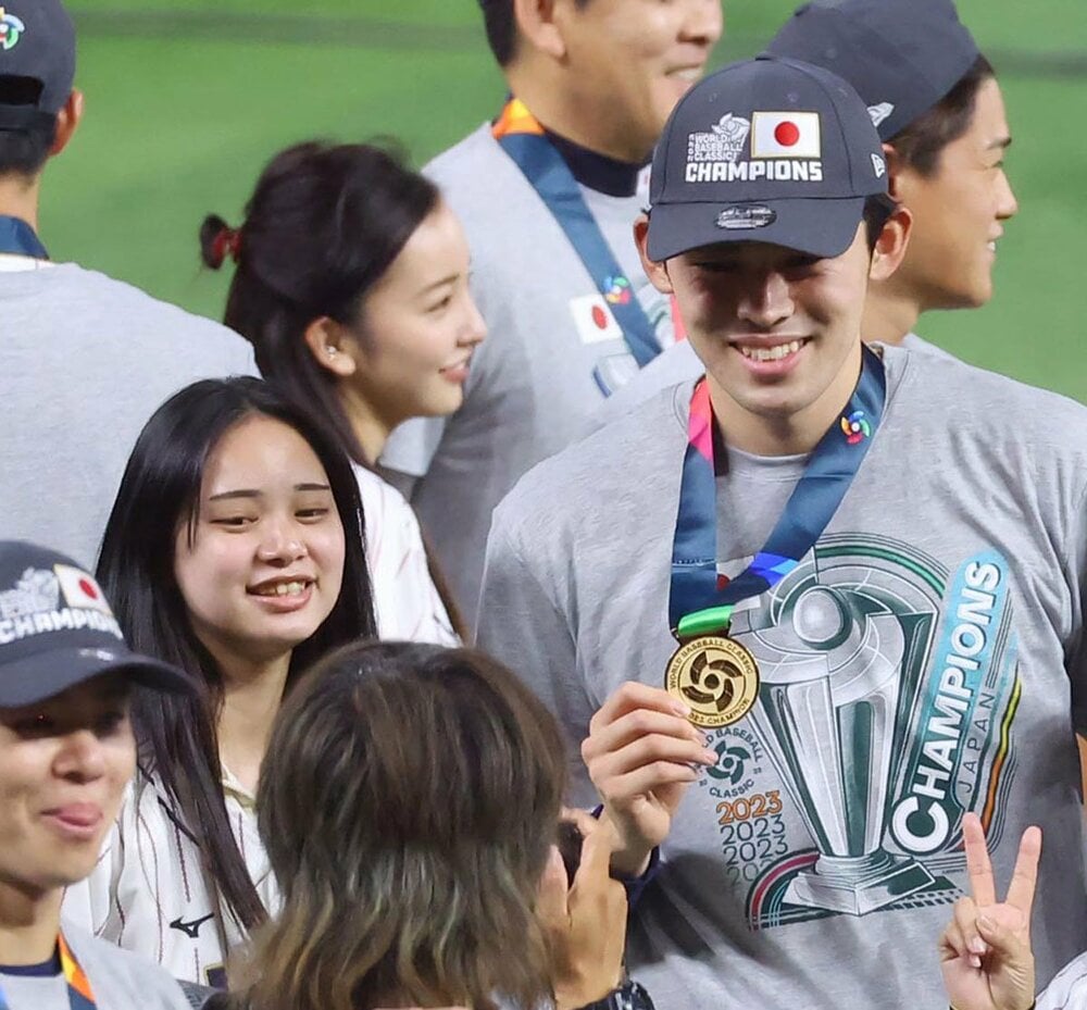 ロッテ 佐々木朗希がオリックス宮城大弥と“仲良しトーク” 笑顔で20分以上 - プロ野球 : 日刊スポーツ