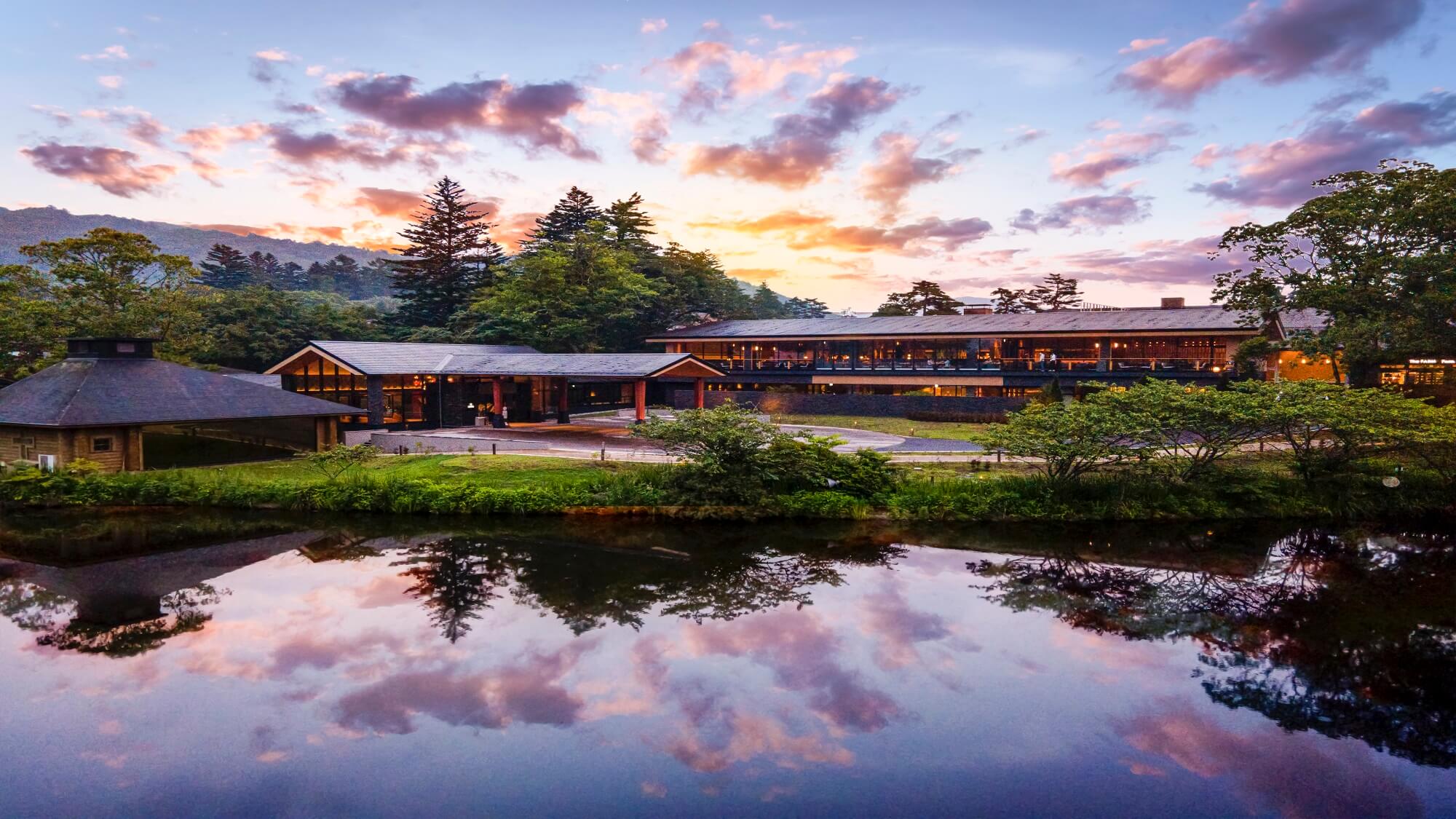 テーマは自然に囲まれて！東京と軽井沢、緑たっぷりの空間で挙げる結婚式場10選