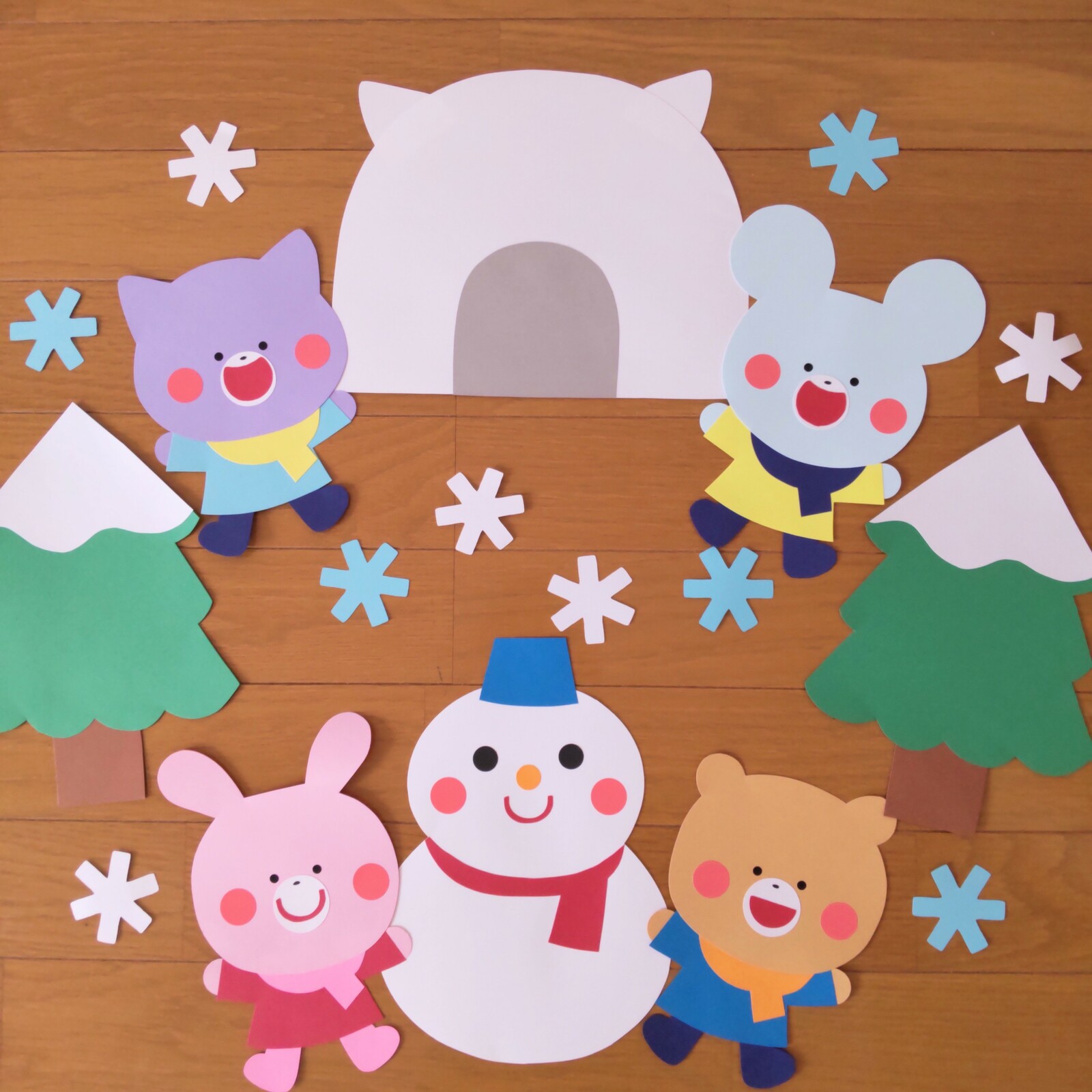 冬の壁面」のアイデア 13 件幼児 工作, 幼稚園の工作, クラスの装飾