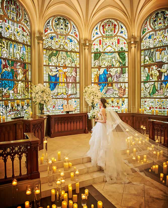 みなとみらい最大級のステンドグラスが煌めくセントグレース大聖堂⛪️ 150年前にドイツで作られたステンドが飾られる✨ゲストも写真を残したくなる特別な空間♪伊勢山ヒルズ結婚式結婚式レポウェディングウェディングブーケブーケ横浜みなとみらい