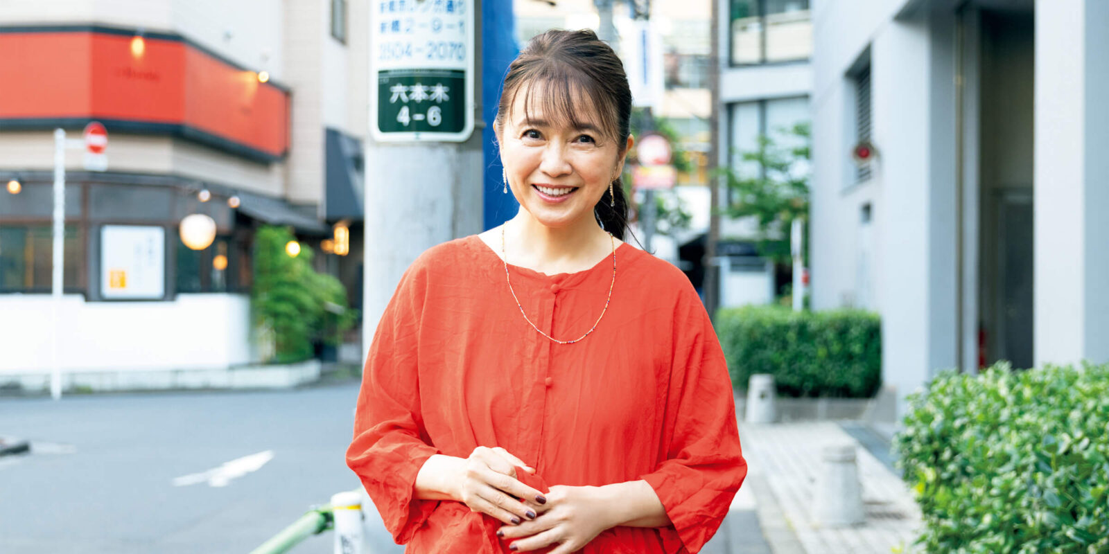 風吹ジュン７３歳、今でもcmでその美しさを見せてくれます。 僕が中学生からの憧れの女性、魔性の女性。 子供が２人、孫が４人いますが魅力的です。映画、蘇る金狼で嫌なうわさが有るが、信じたく無い。 風吹ジュン 1952年生まれ73歳 富山県出身。 75年に俳優デビュー