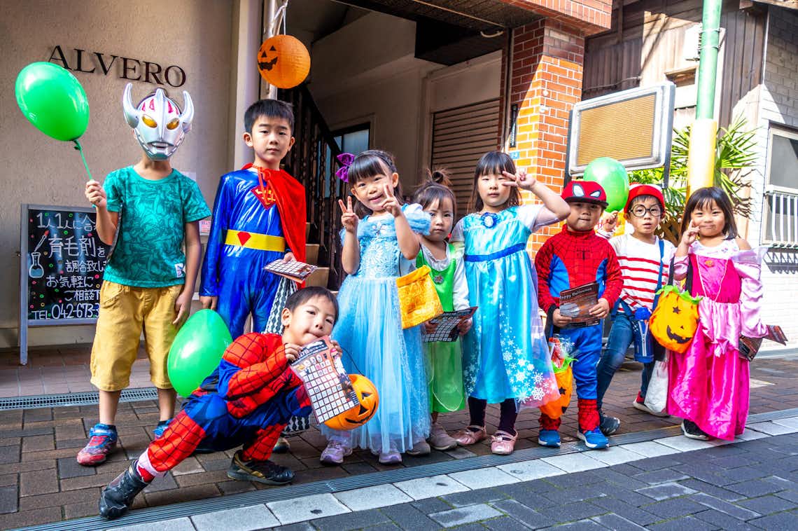 Amazon.co.jp:Angensterハロウィン 赤ずきん 子供 コスプレ衣装 子供 仮装 女の子 赤ずきんちゃん3点セット ワンピース+マント+カボチャ袋 110-150cm 可愛い 面白い キッズ 演出服 クリスマス イベント パーティー 記念写真 ダンス衣装変装 卒園式 誕生日