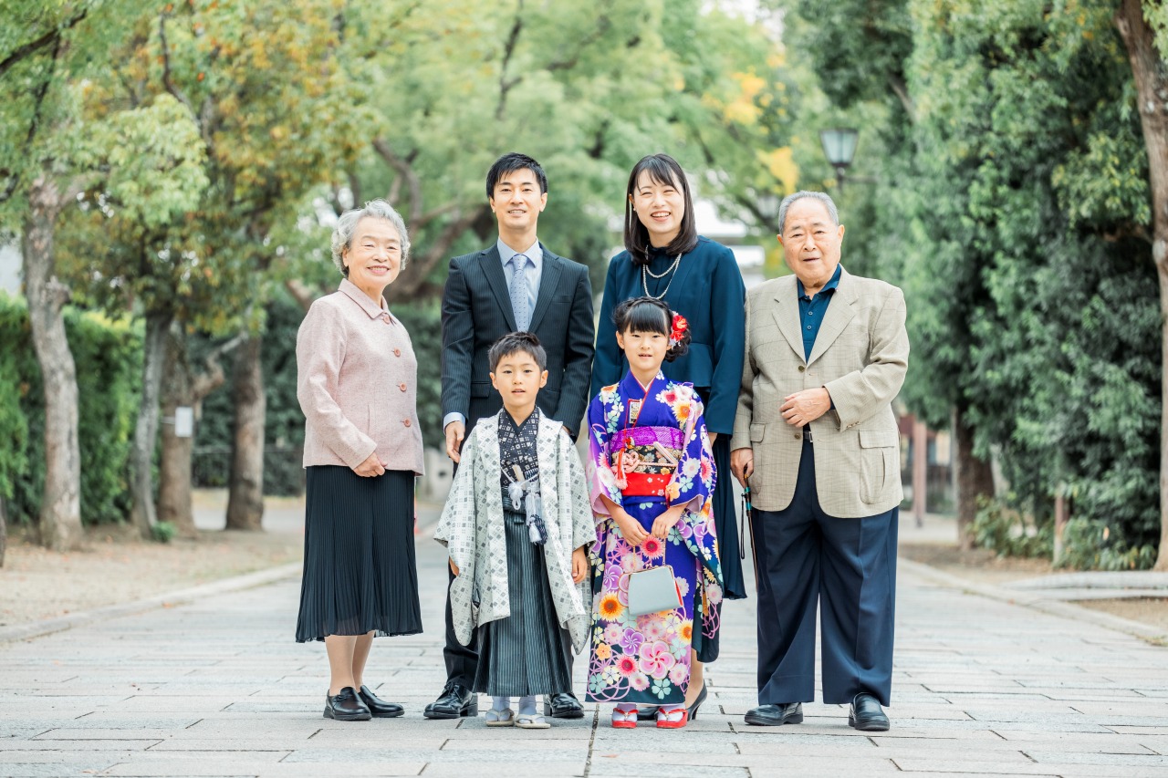 祖父母も一緒に！お宮参りの家族写真子供写真館 ユースマイル神戸・姫路・加古川・明石のフォトスタジオ