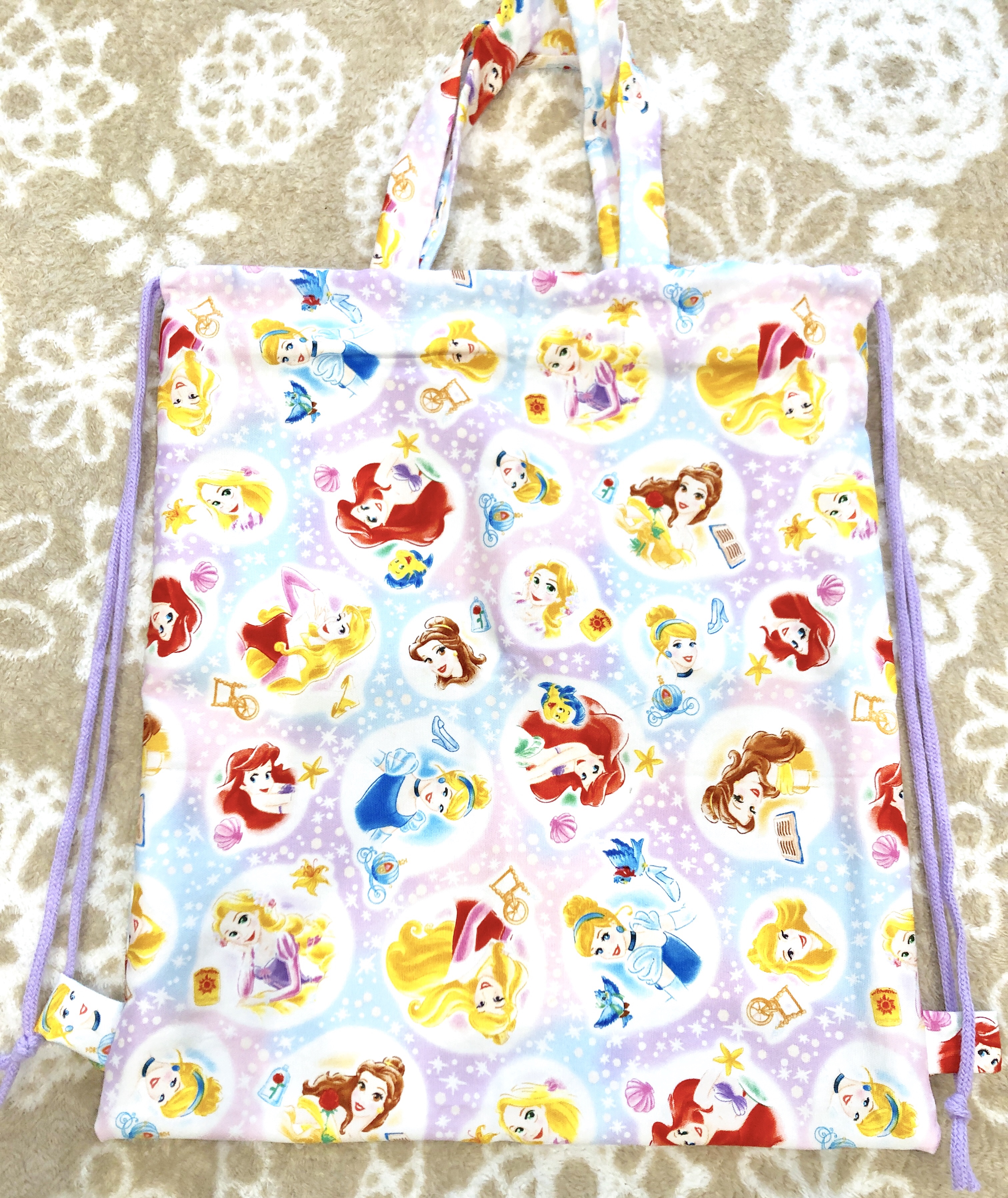 おにぎりリュック」を娘に手作り 海苔ポッケや隠し梅干しも可愛い