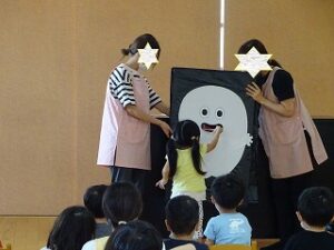 保育園・幼稚園 8・9月誕生会催し 2022 「はこのなかみはなんでしょう？」