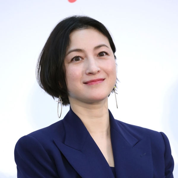 3児の母、広末涼子40歳に 「フザケンな！」21年前、早稲田大初登校は“事件”だった | 文春オンライン