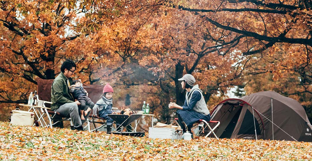 お座敷スタイルで冬キャンプはここまで快適になる！見た目も心地良いサイト作り実践 – キャンプクエスト