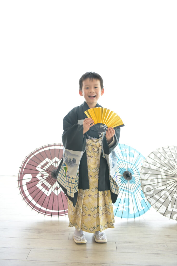 名入れ無料 軍配 七五三・百日祝い・節句にも⌇木製「バイカラー 虎と笹」撮影小物・記念品に◎スタンドつき￤七五三撮影 端午の節句 こどもの日 男の子プロップス『日々、祝ぐ』cotohogu ことほぐギフト・インテリア 撮影小物