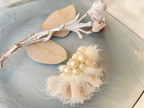 手作りコサージュで親子の絆を育む