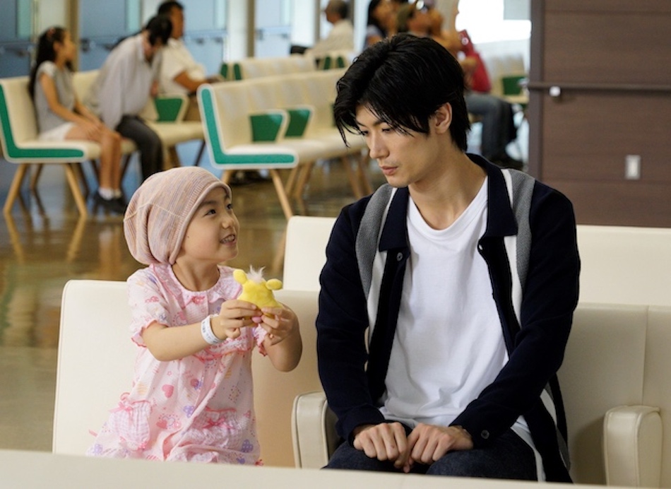 三浦春馬さん実父急逝 伯父が明かした「参列者1人の密葬」女性自身