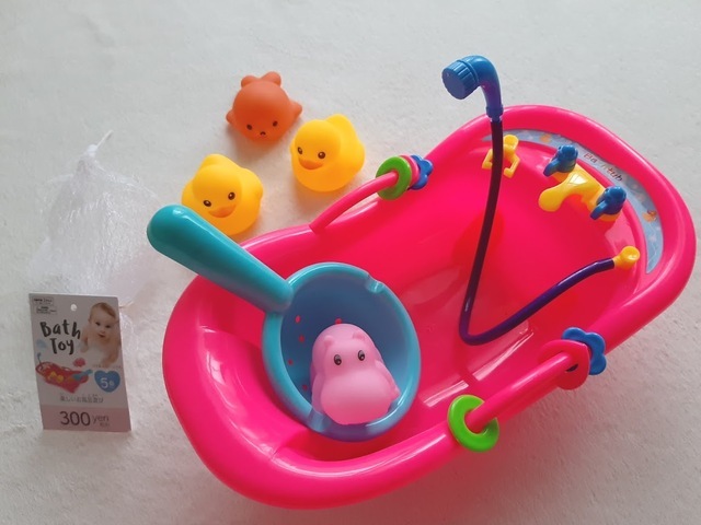 0歳 セリアで買える0歳にピッタリのおもちゃ0歳&6歳 &ワンコ達とのスッキリおうち暮らし