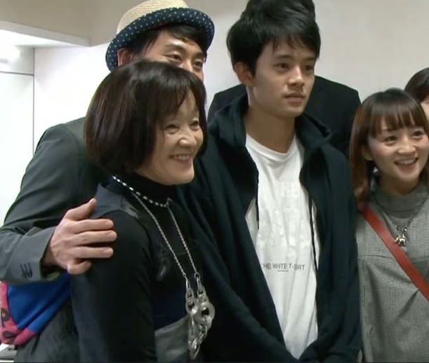 池松壮亮 河合優実とお泊まり愛 結婚は？ : 芸能界 気になるあの噂 大調査ユニット