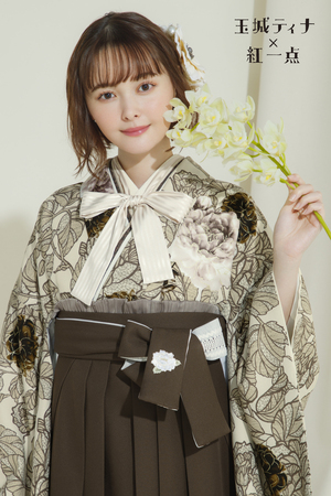 岩手県盛岡市パール美容院盛岡駅より10分、美の全てがここに。衣装から仕上げまで、一貫した美を