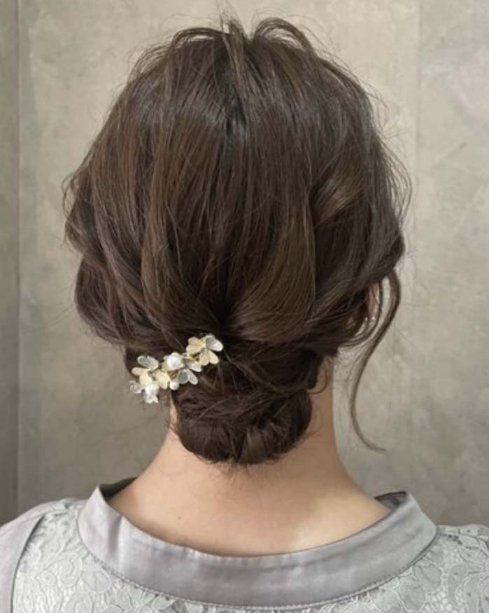 ミディアムヘア編 結婚式のお呼ばれヘアアレンジ！髪型24スタイル紹介ゼクシィ