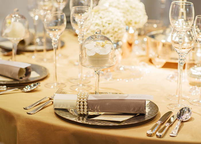 テーブルコーディネートが華やかになるだけではない！結婚式でメニュー表を準備するメリットとは？ハッピーリーフのブログ