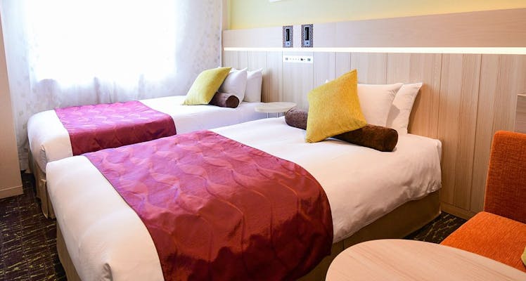 暑い日が続いていますね💦 夏休み期間はライオンの池で水遊びが出来ます！ ライオン🦁も見守っています✨山梨愛宕山こどもの国公園自然遊具アスレチック子育て水遊びライオンの池