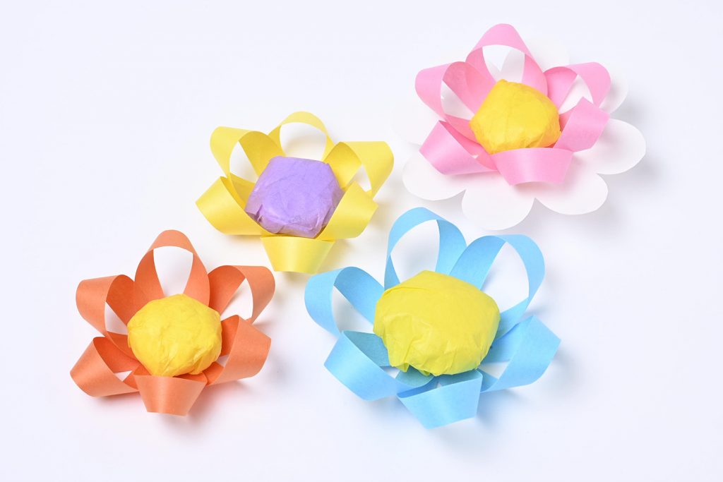 保育園 4月製作・桜！折り紙で桜を簡単キレイに作るコツ！プチプチ・タンポ・お花紙・シールで桜満開の保育室にしよう保育士のお仕事静岡