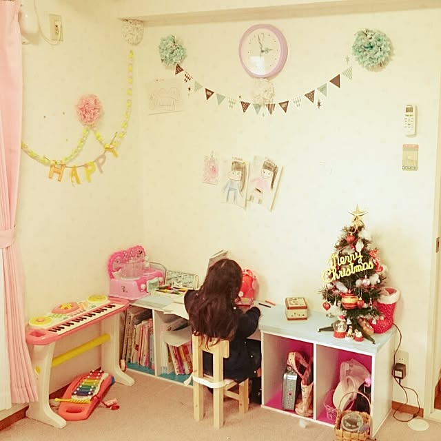 カスタマイズ性の高さが魅力♪カラーボックスで作る学習机RoomClip mag暮らしとインテリアのwebマガジン