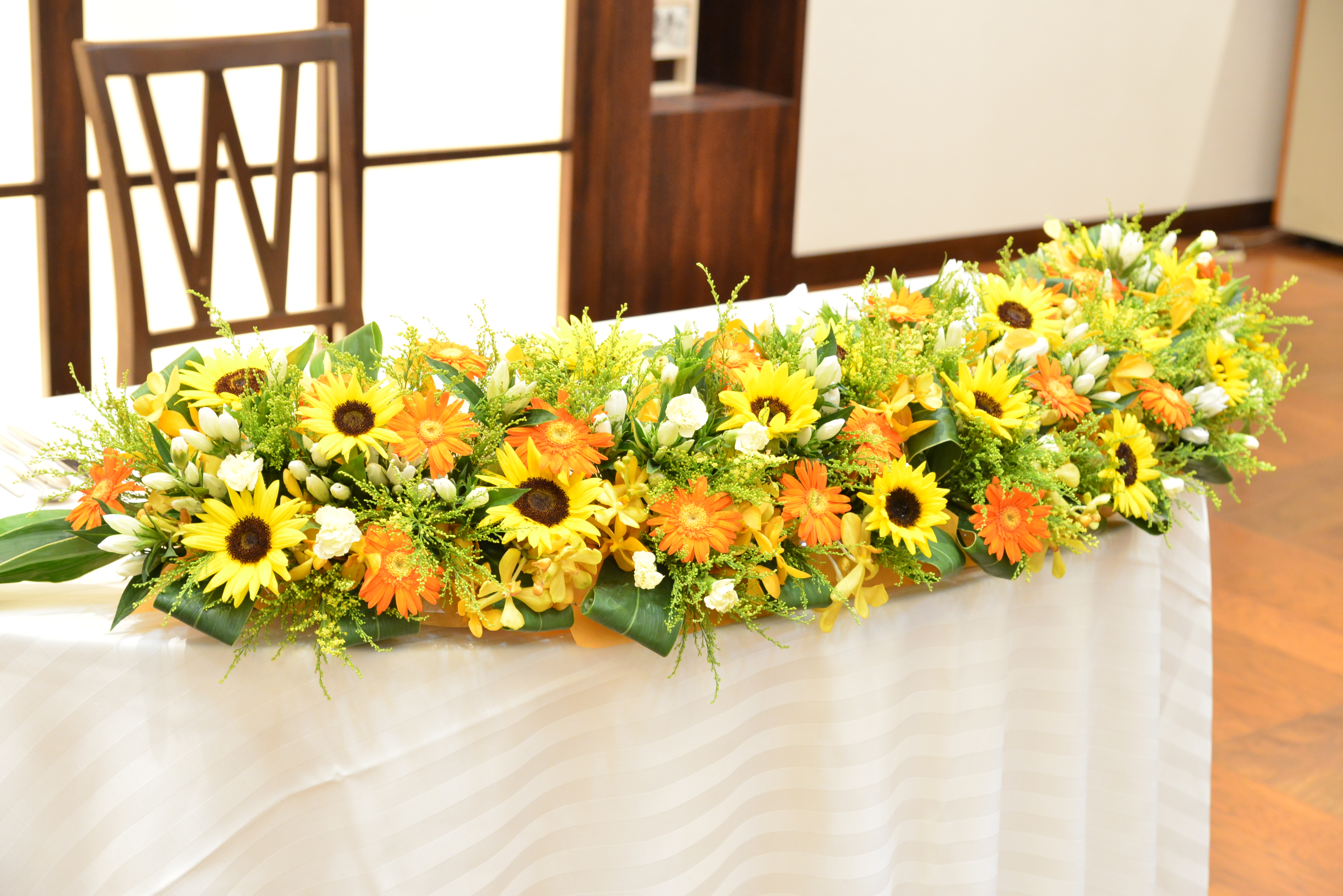 夏の結婚式にはどんな会場装花がいい？夏らしさを出すポイントと実例をご紹介！結婚ラジオ結婚スタイルマガジン