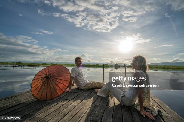 相合傘のカップルイラスト - No: 2669019無料イラスト・フリー素材なら「イラストAC」