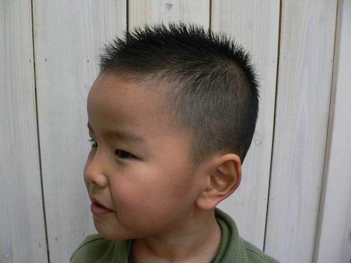 男の子の散髪はオーダーが難しい！イメージ通りの髪型にしてもらうための方法は？ママスタセレクト