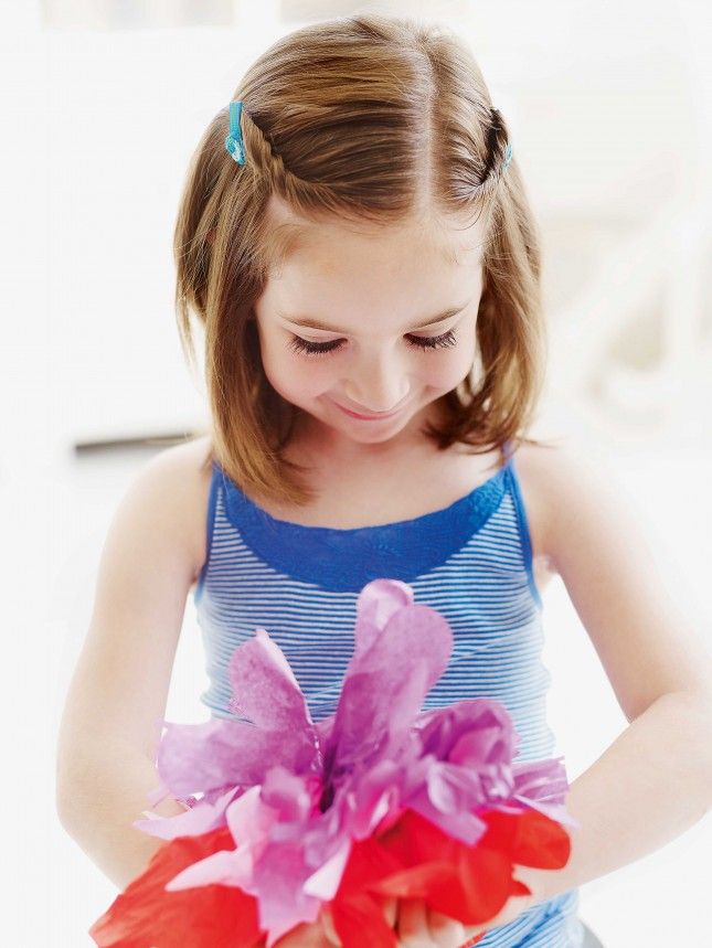 幼児向け簡単ヘアアレンジ！ 不器用ママパパでもできる「くるりんぱ」と「サイド三つ編み」+ 実例10選HugKum はぐくむ