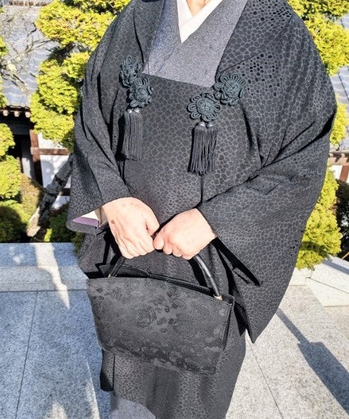 法事やお悔やみの席での着物マナーと正しい装い – Nexea