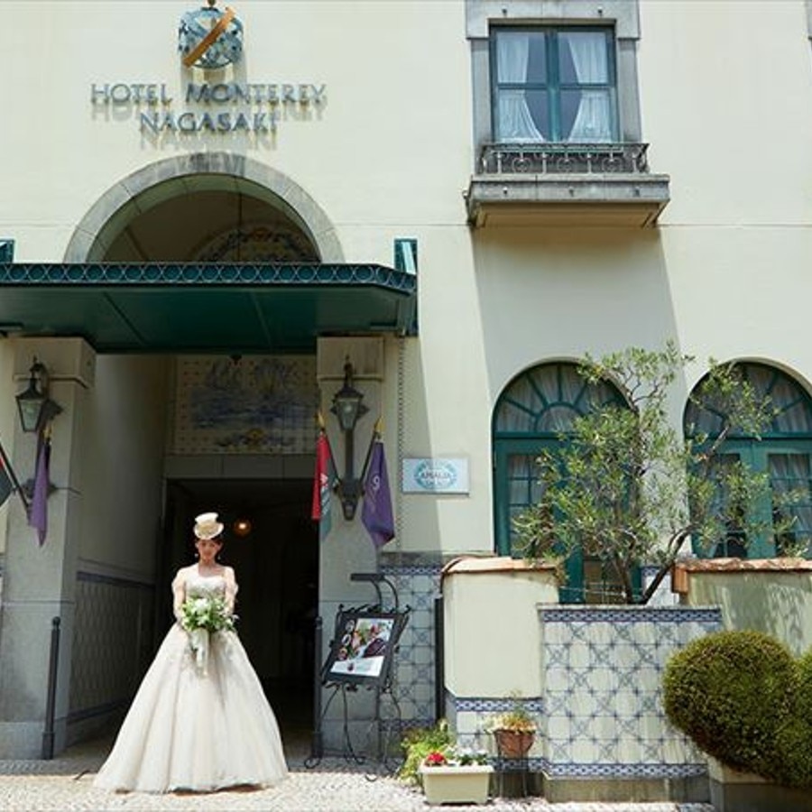 ついに結婚！ 資産2兆円超のイケメン “英国一結婚したい男”、ヒュー・グローヴナーとは