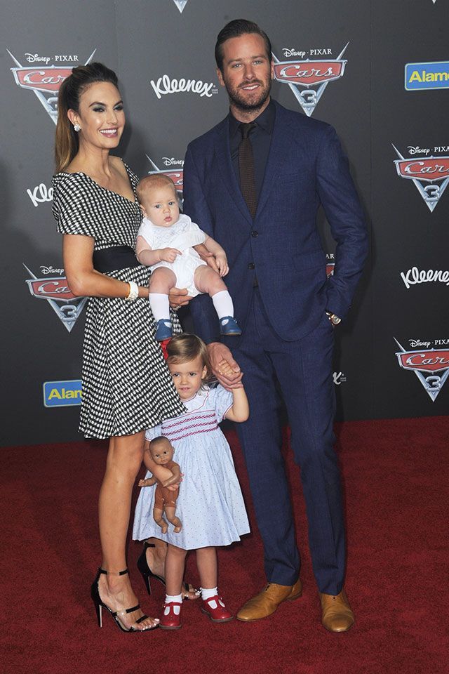 親が有名だからって、あぐらをかいているわけじゃない」。大注目の２世モデル、ライラ・モス＆レニ・クルムがスーパーモデルの母親について語る -セレブニュースSPUR