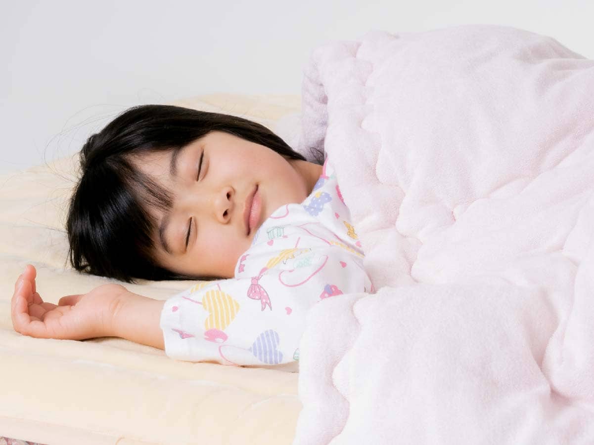 子供が布団を蹴るのを防ぐ対策はある？風邪を引かせたくない人向けの方法も紹介 – RASIK ラシク 家具・インテリア専門店