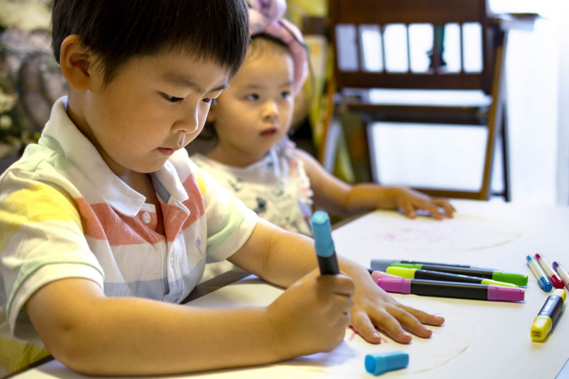 Amazonａｄｚｕ 外遊び 外遊びグッズ おもちゃ 公園遊びグッズ バドミントン 子供 フリスビー 柔らかい 幼児 小学生 玩具 キャンプセットラケットゲームおもちゃ