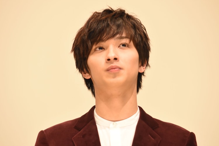 特大カットも満載！横浜流星の魅惑のスマイル全開グラビアに胸きゅん♡ - girlswalker