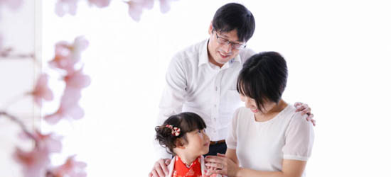 おしゃれな家族写真を撮る方法！おすすめの服装やポーズ、撮影場所を紹介STUDIO GRAPHスタジオグラフ